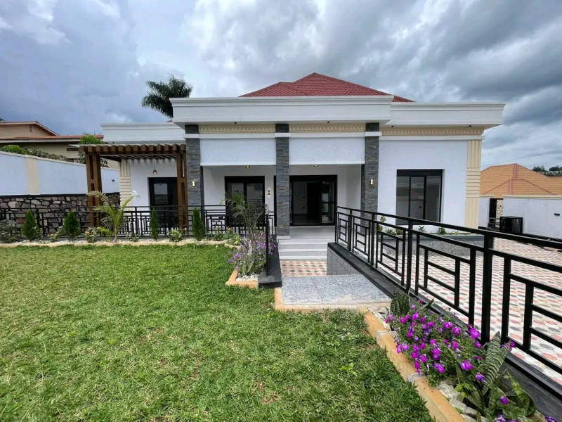 Un furnished House for sale in kimironko