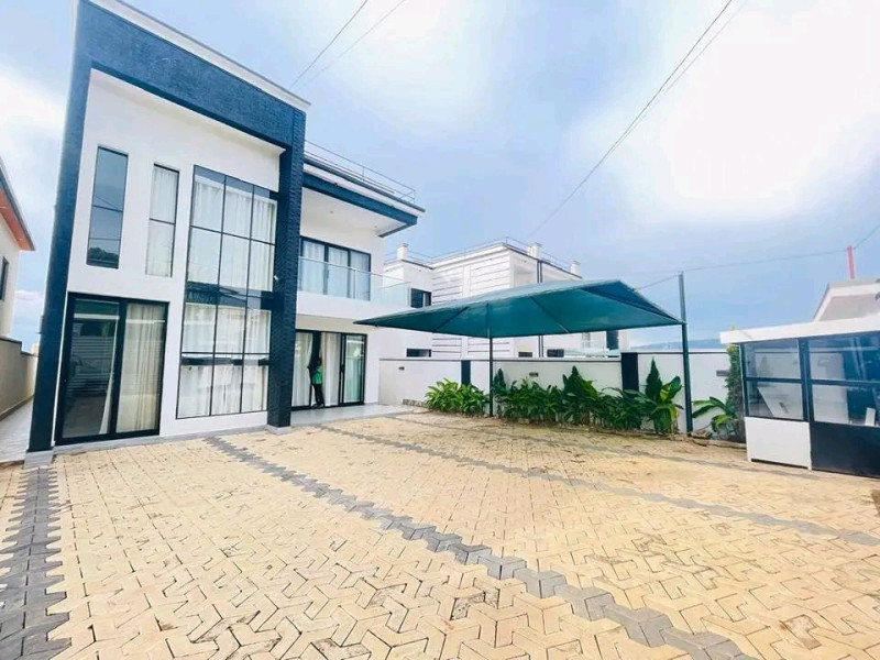 Brand New luxury home 🏡 for rent in kibagagaba with good furniture
