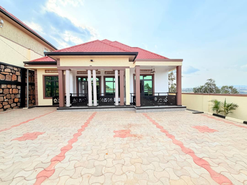 4-bedrooms unfurnished house for sale