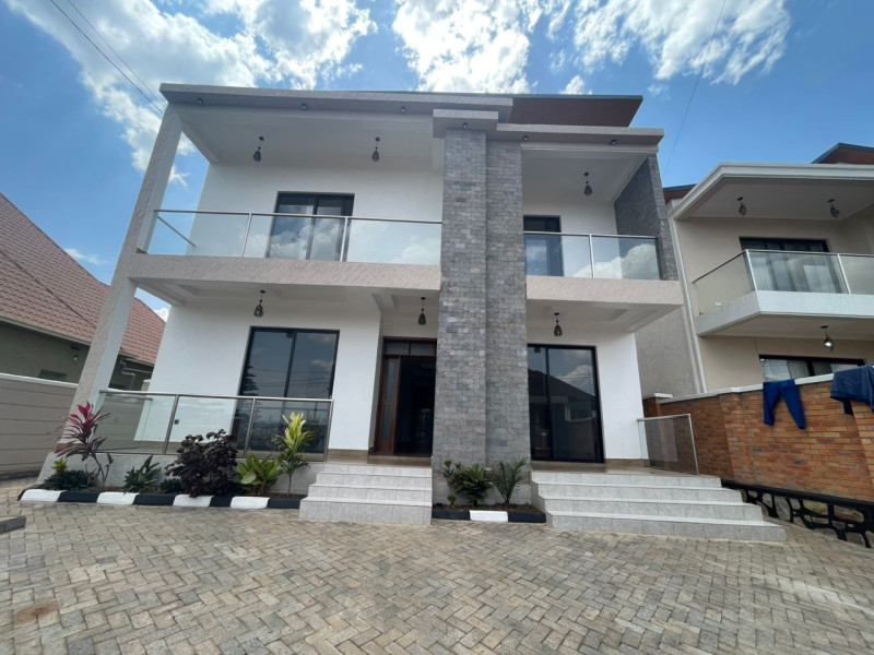 *Luxurious 4BR 4.5BA Modern Home for Rent Near Tequila Paradise Hotel – $1,200*