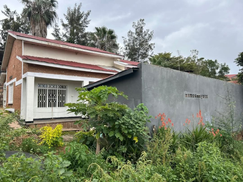 Plot for sale in remera