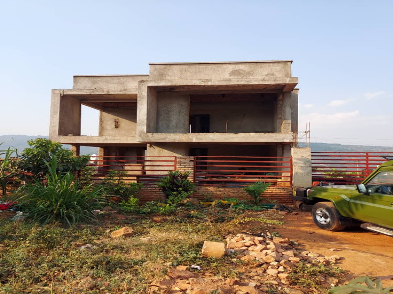 Unfinished 2-Storey House For Sale in Kanyinya, Nyarugenge - 360m² Plot