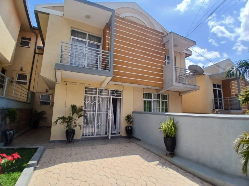 Full furnished townhouse for rent in nyarutarama