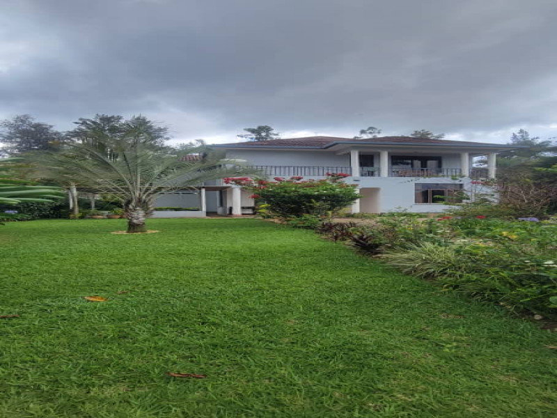 Modern luxury house for rent in nyarutarama