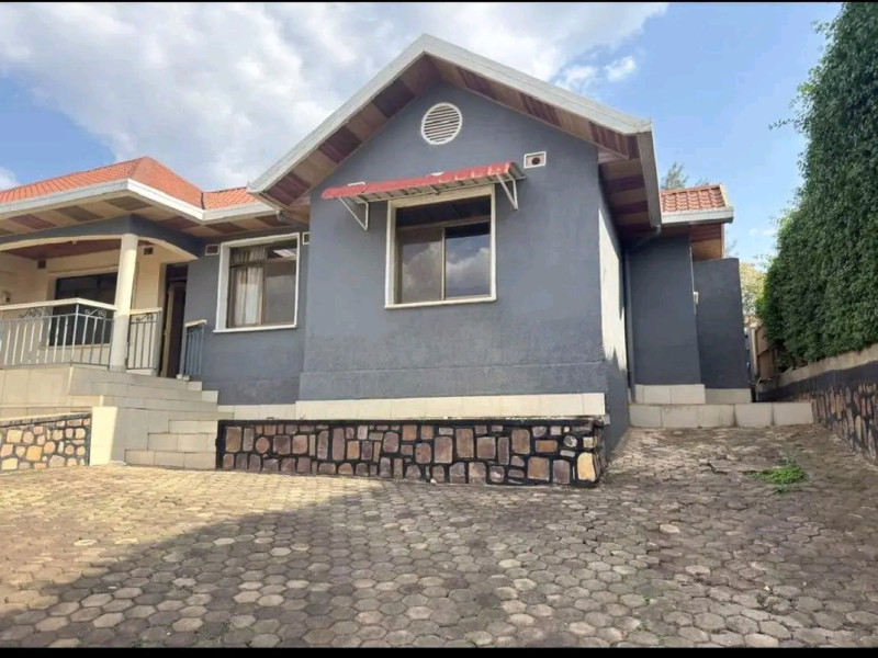 Un furnished house for rent in gacuriro