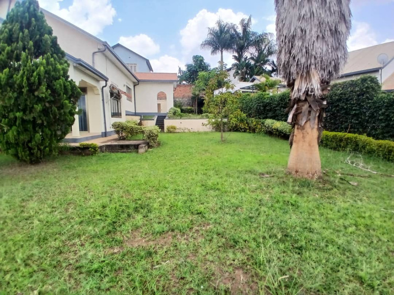Full furnished house for rent in gacuriro with big garden
