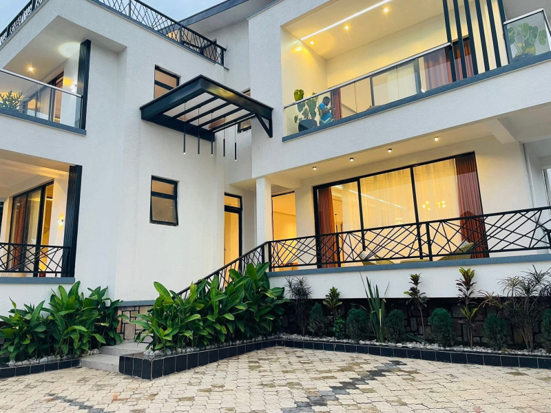 🏠Luxurious 5bedrooms villa for rent in kibagabaga