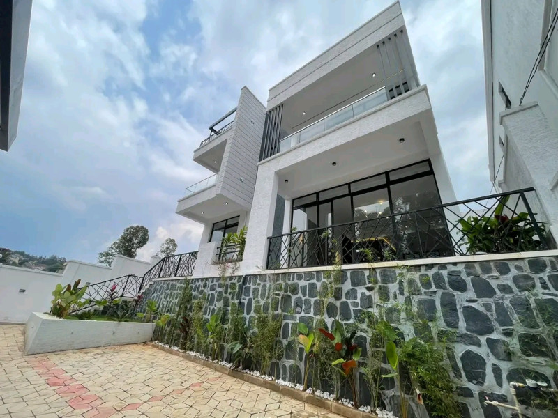 Brand new 5bedrooms house for sale in kibagabaga