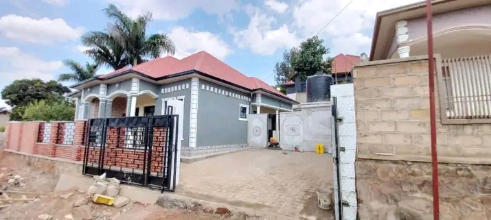 Un furnished house for sale in kanombe
