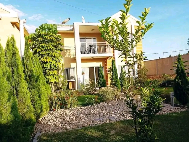 Full furnished house for rent in nyarutarama