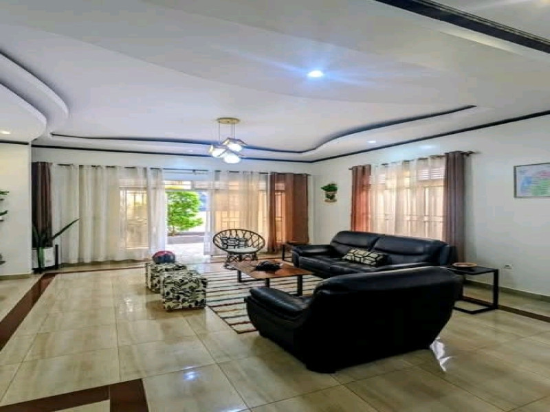 Full finished in kimironko placed $900