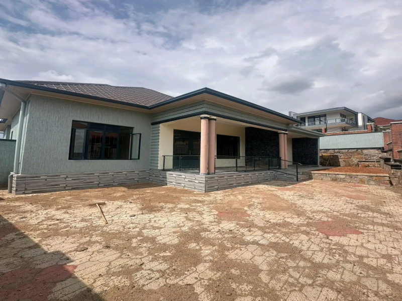 Nice new house for sale in Kigali in good neighborhood