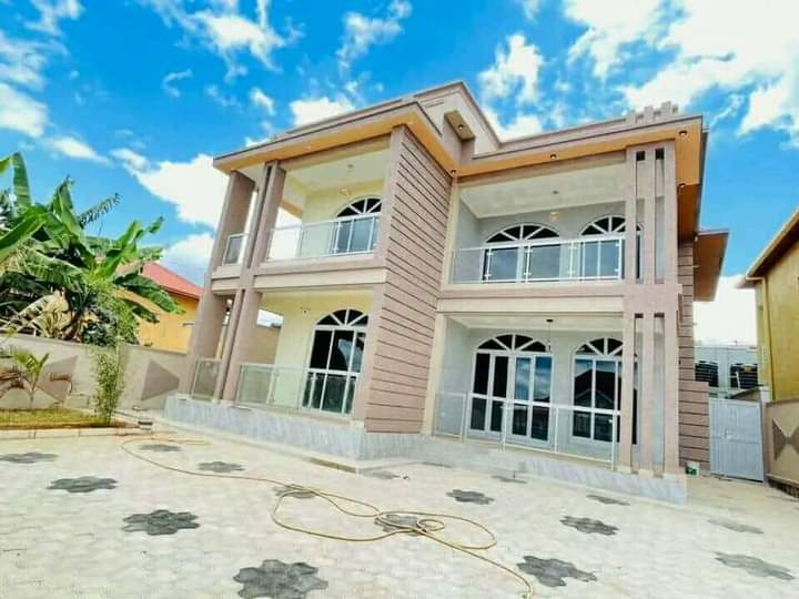 House for sale in kimirinko 