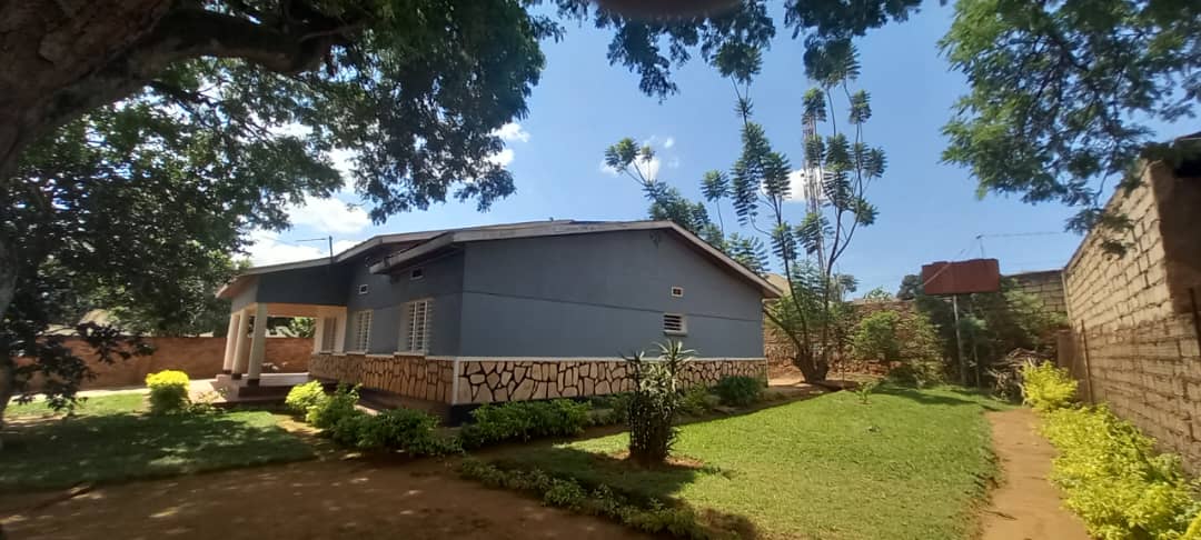 Big house with big plot for sale in kicukiro center
