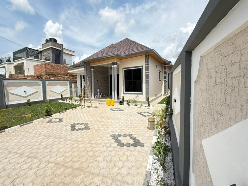 Nice new house for sale in kicukiro kagarama in good neighborhood