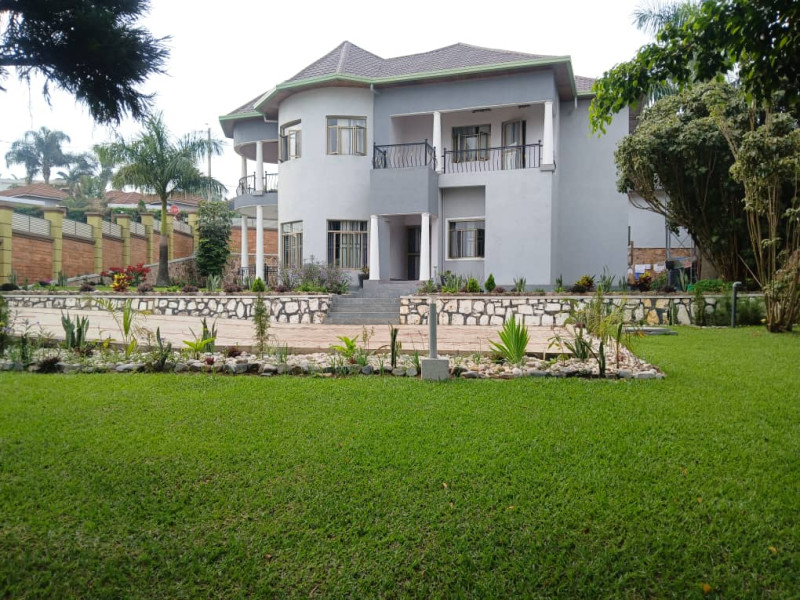 Gacuriro nice full furnished house for rent