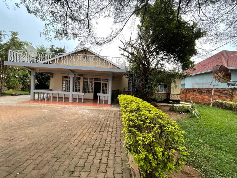 4-bedrooms unfurnished house for rent Niboye