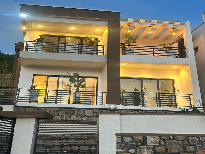 Nice full furnished house for rent in good neighborhood