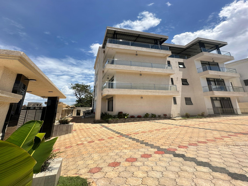 Nice new building for rent in good neighborhood