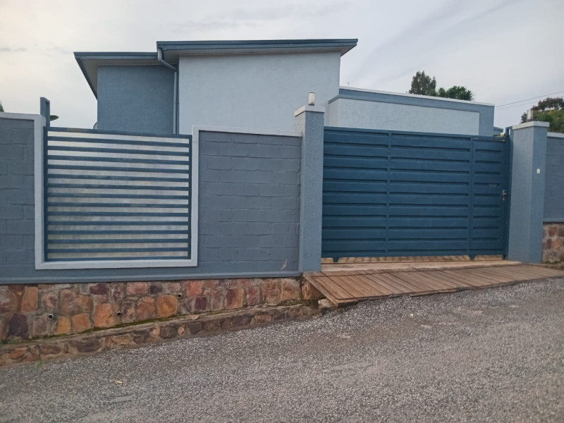 Un furnished house for sale in kinyinya