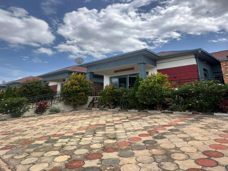 Unfurnished house for rent in kabeza