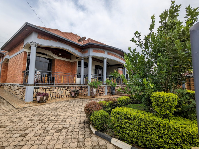 Rebero beautiful house for sale